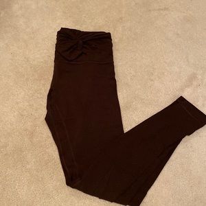 Lululemon high rise twist waist aligns